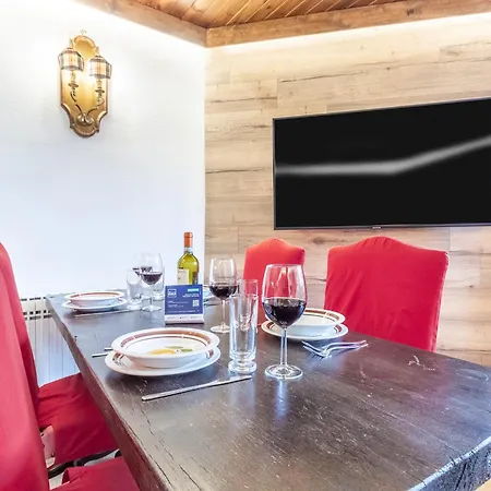 Holiday home Hellochalet - Cervino Ski-in Ski-out